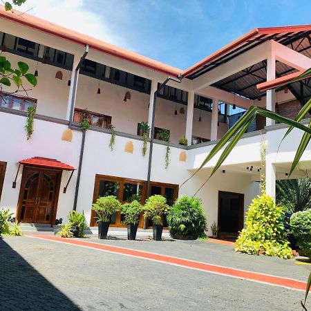 The Triangle Hotel Anuradhapura Eksteriør bilde