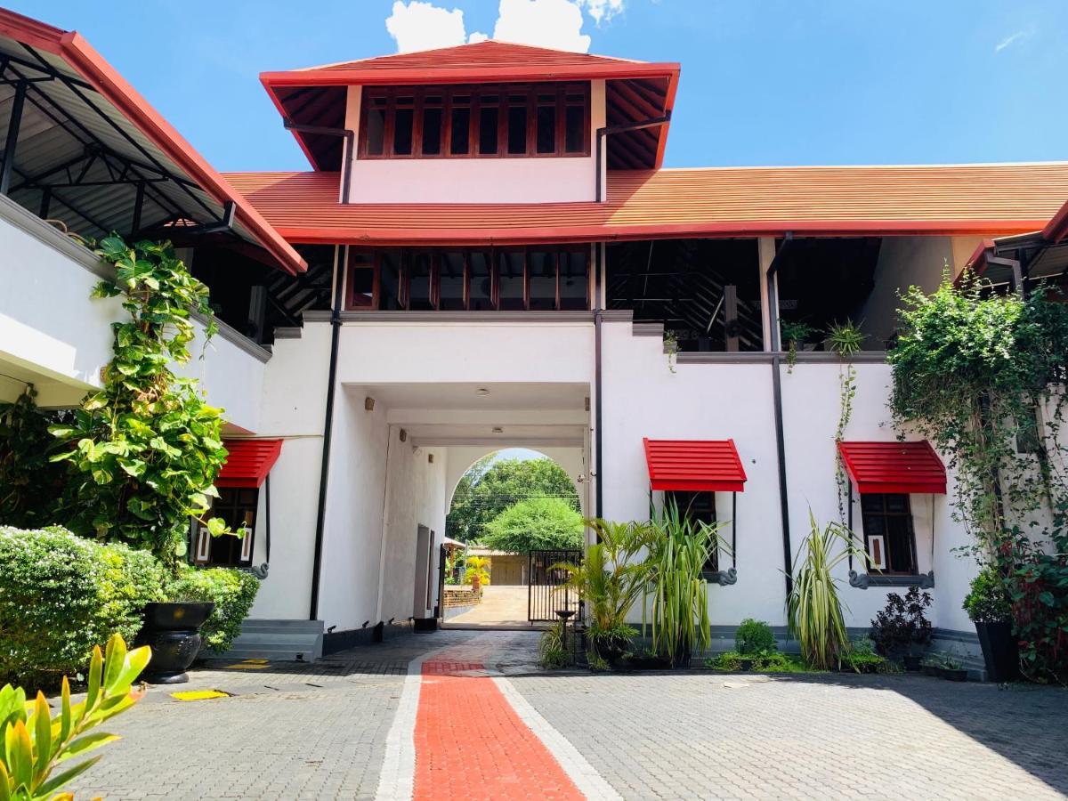 The Triangle Hotel Anuradhapura Eksteriør bilde