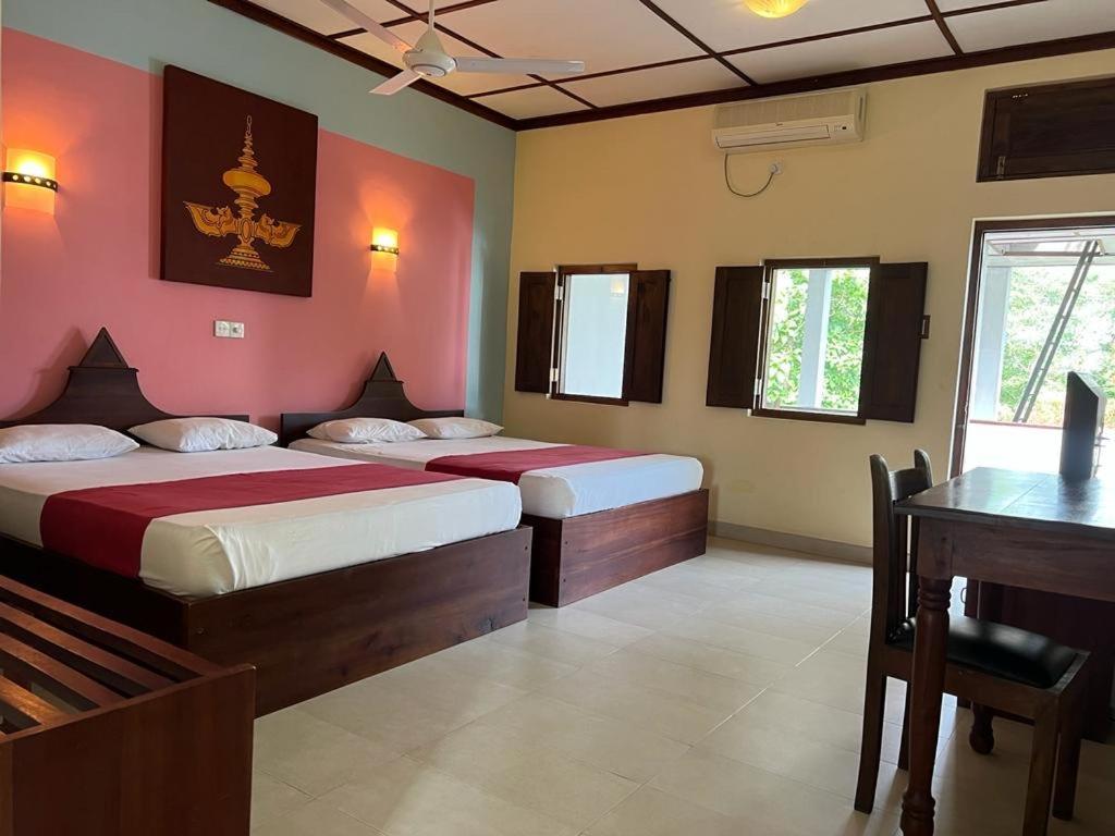 The Triangle Hotel Anuradhapura Rom bilde