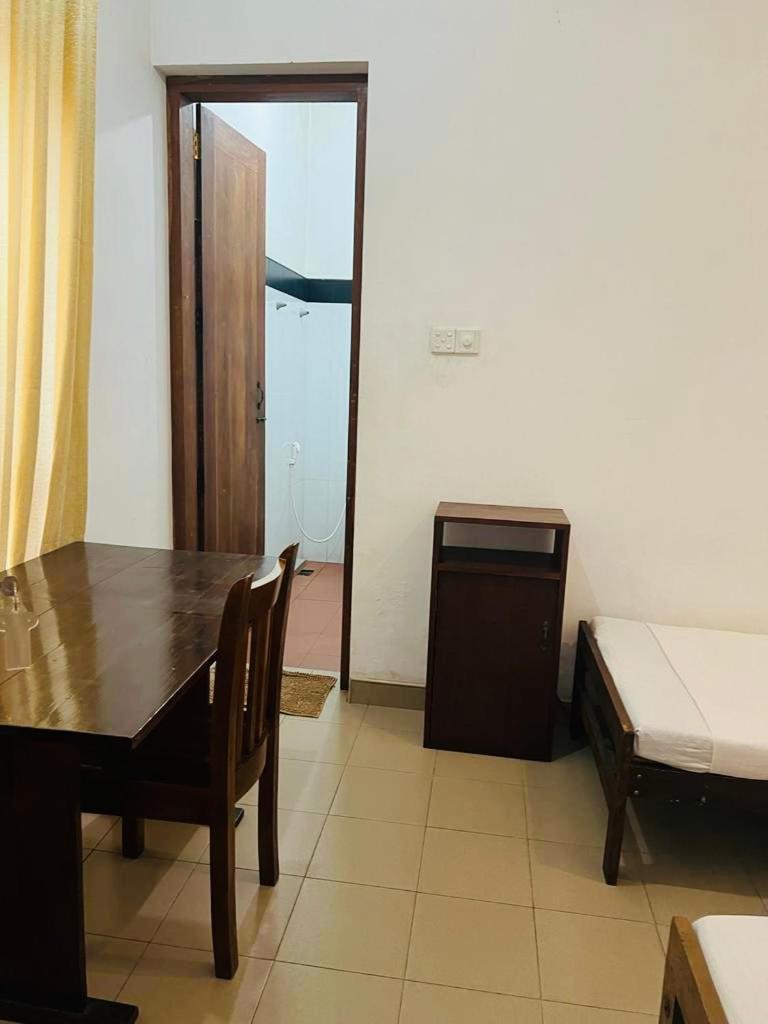 The Triangle Hotel Anuradhapura Rom bilde