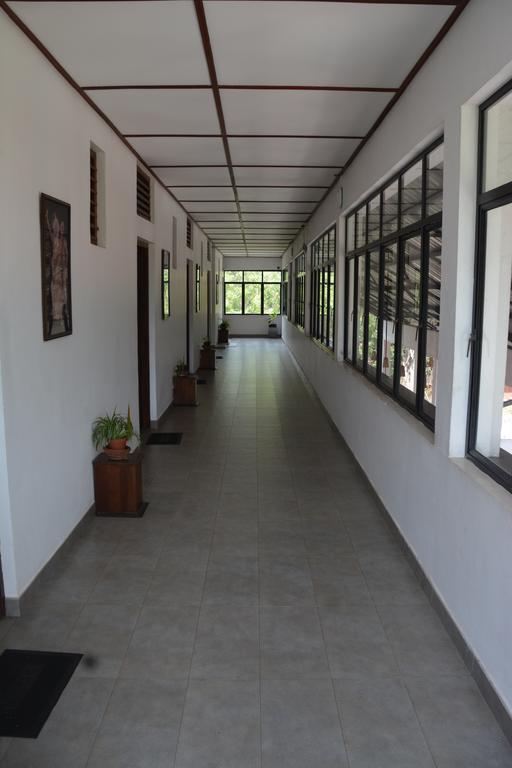 The Triangle Hotel Anuradhapura Eksteriør bilde