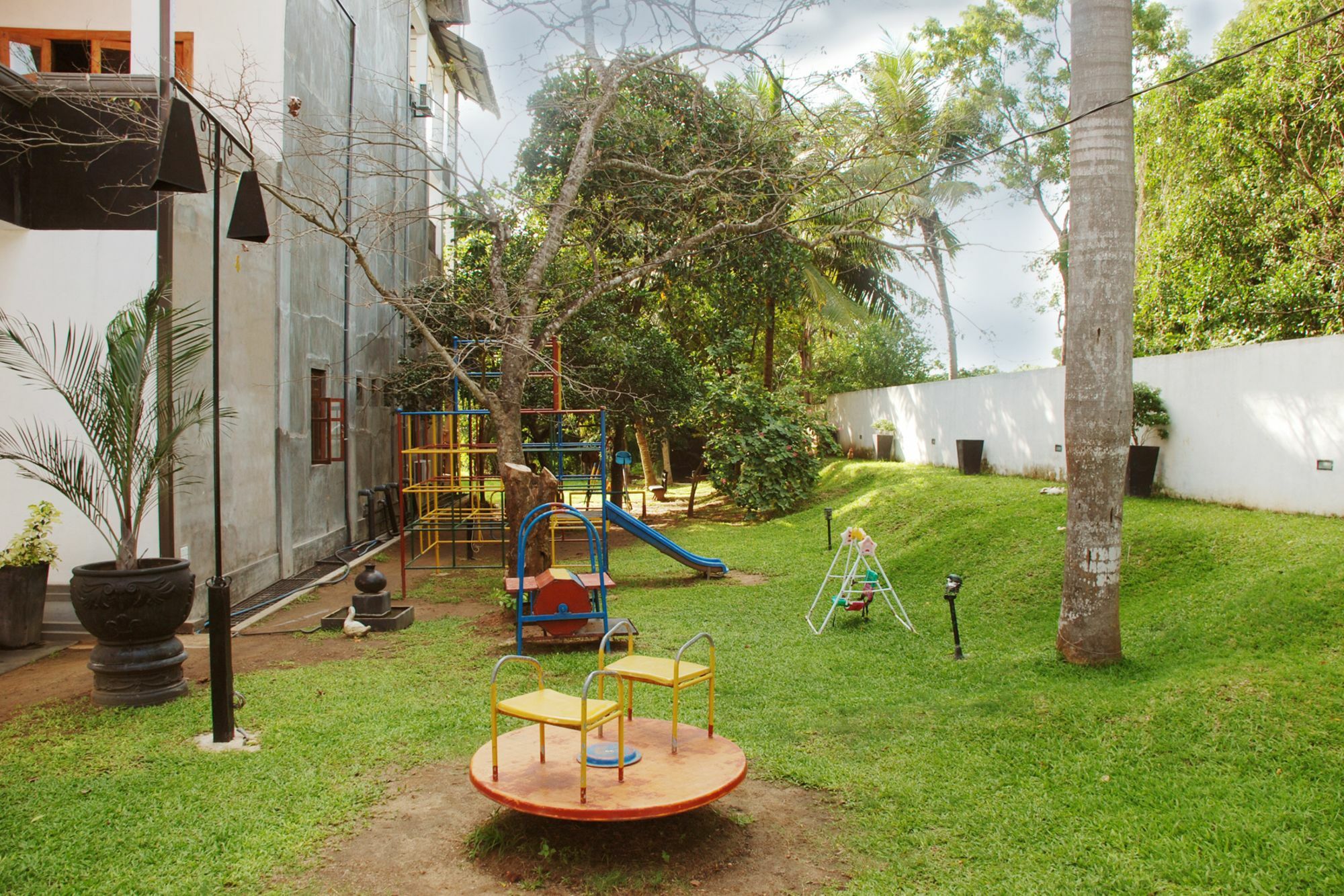 The Triangle Hotel Anuradhapura Eksteriør bilde